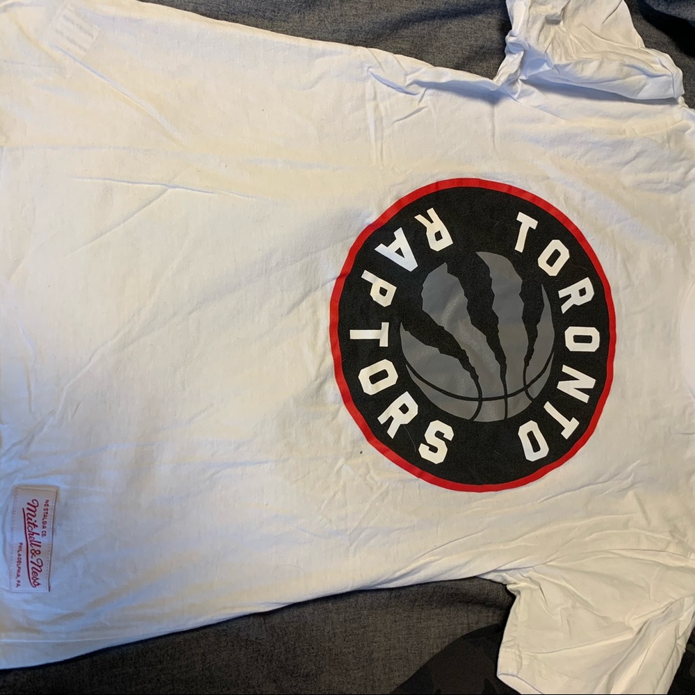 Mitchell and ness raptors tee